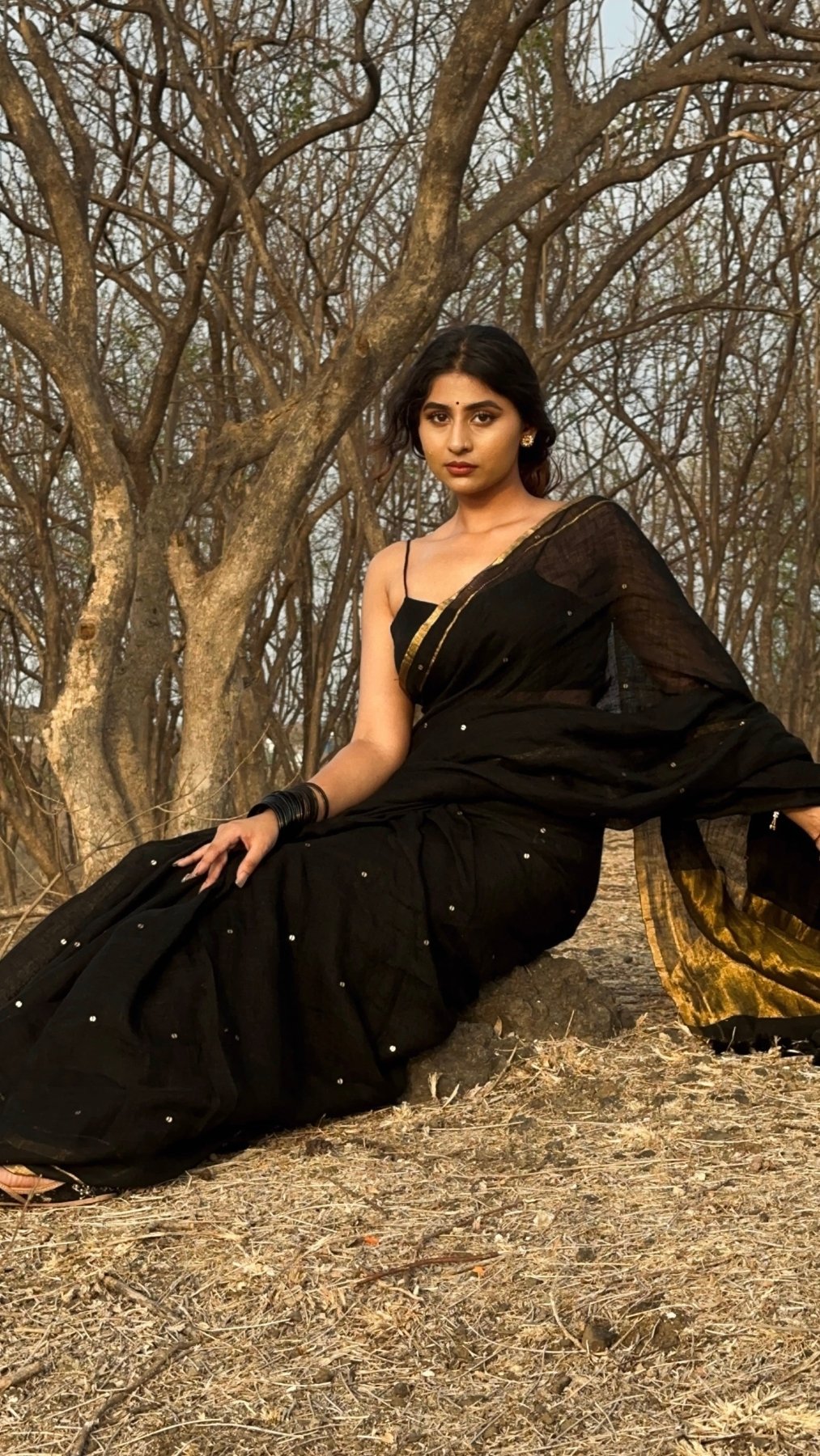 Black Raina Linen Saree - Eternity by Sakshi