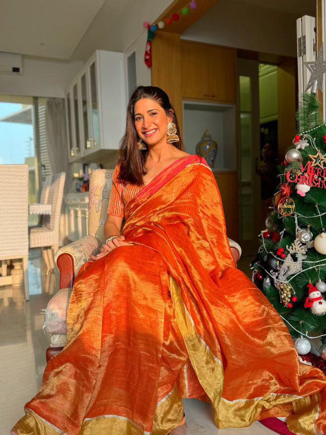 Aza Metallic Linen Saree - Eternity by Sakshi