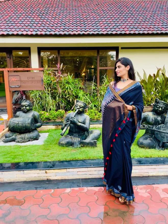 Black with Blue Border Mangalgiri Saree - Eternity by Sakshi