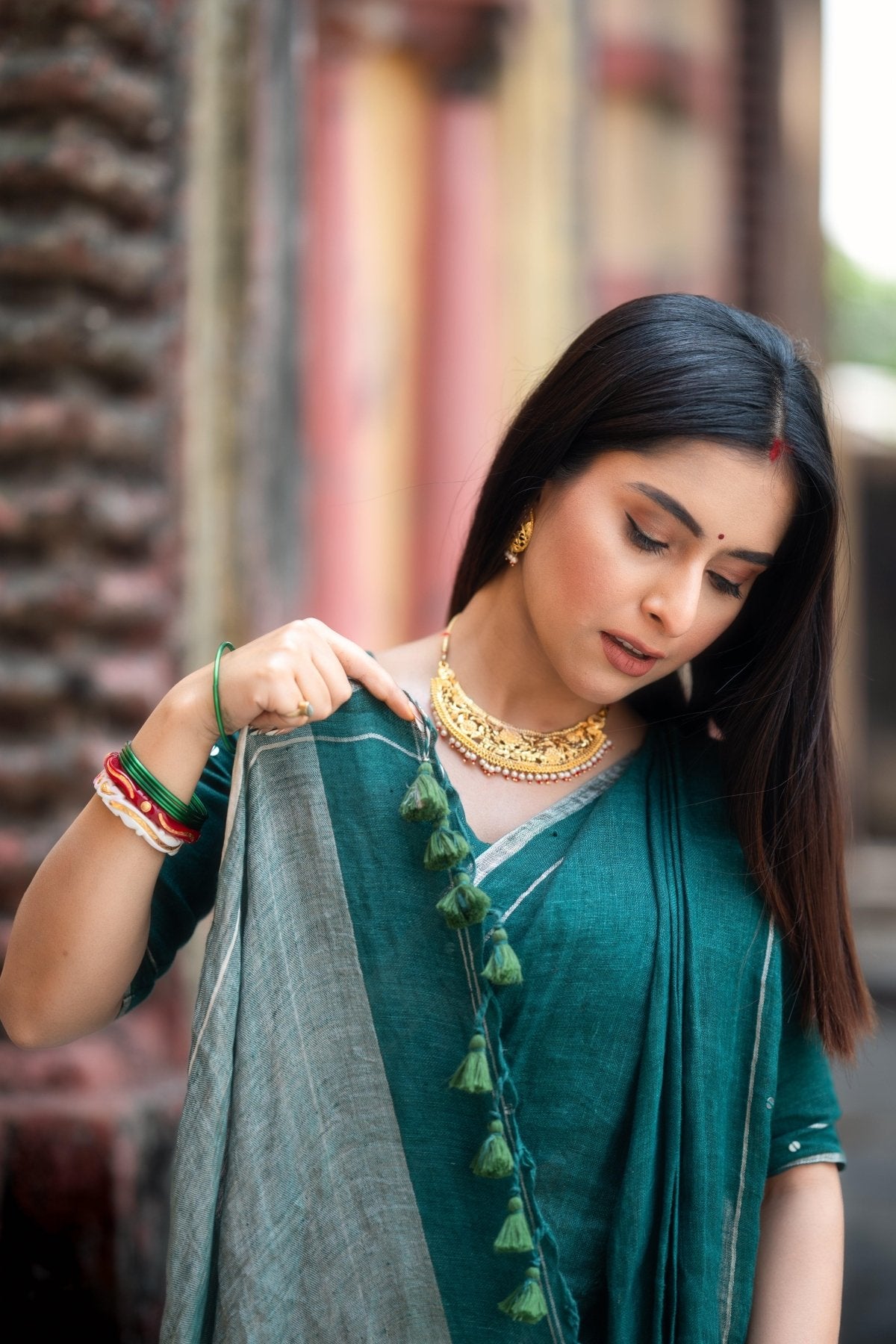 Green Raina Linen Saree - Eternity by Sakshi