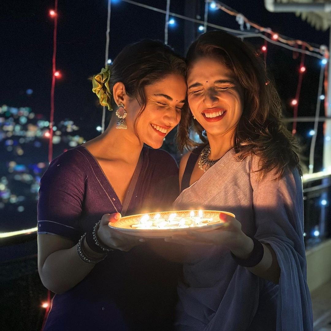 Purple Raina Linen Saree - Eternity by Sakshi