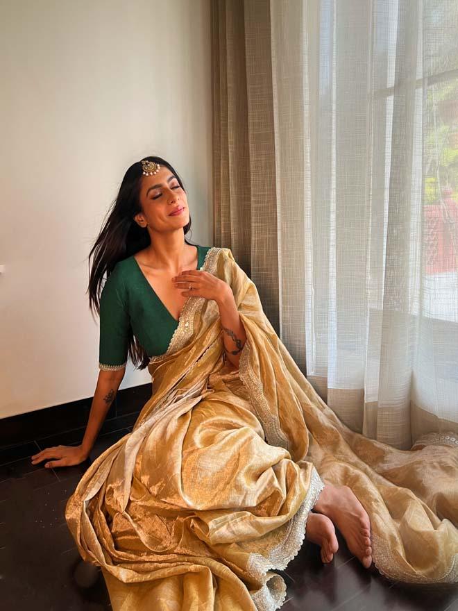 Turmeric Metallic Linen Saree - Eternity by Sakshi