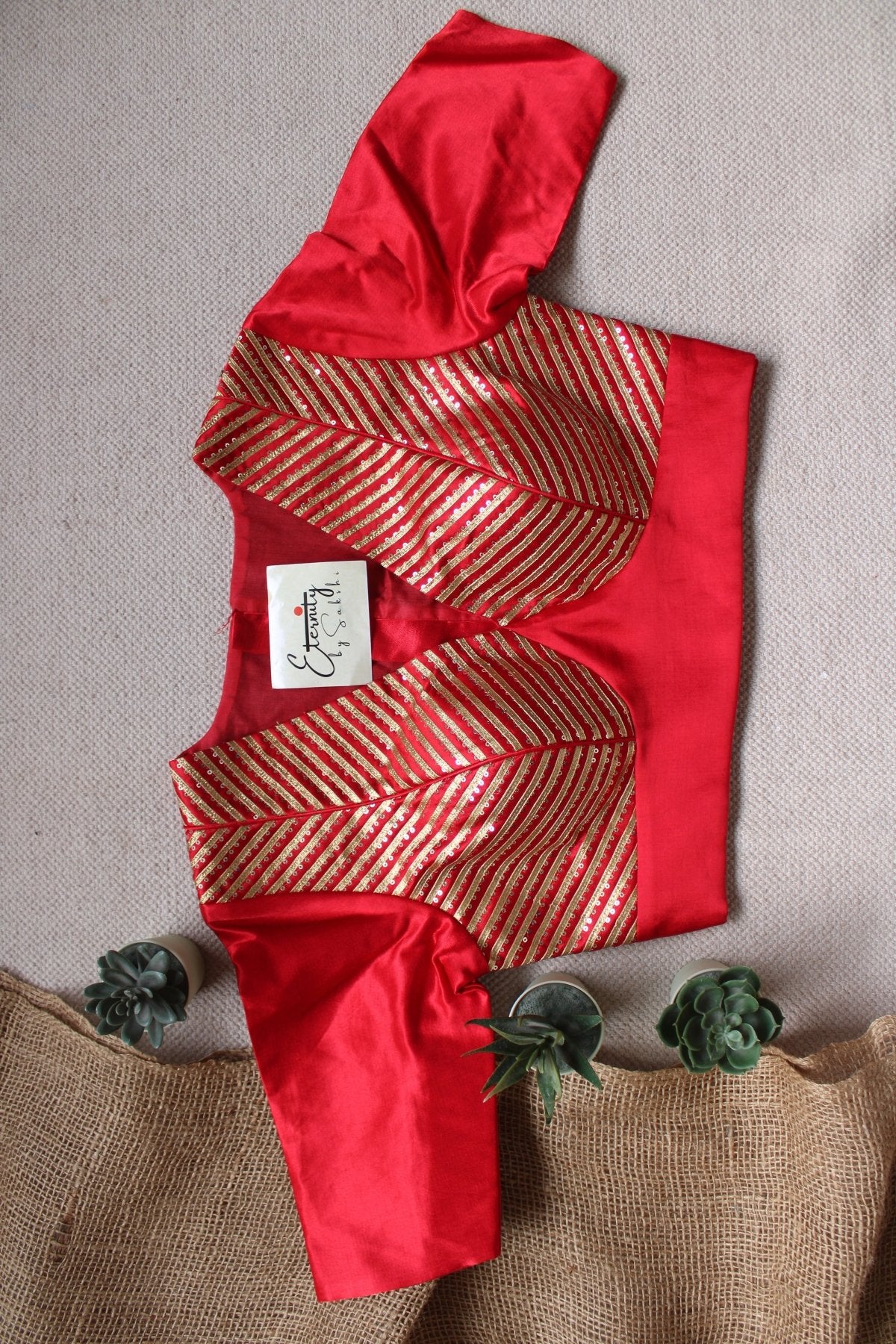 Laal Dhruv Tara Patch Blouse