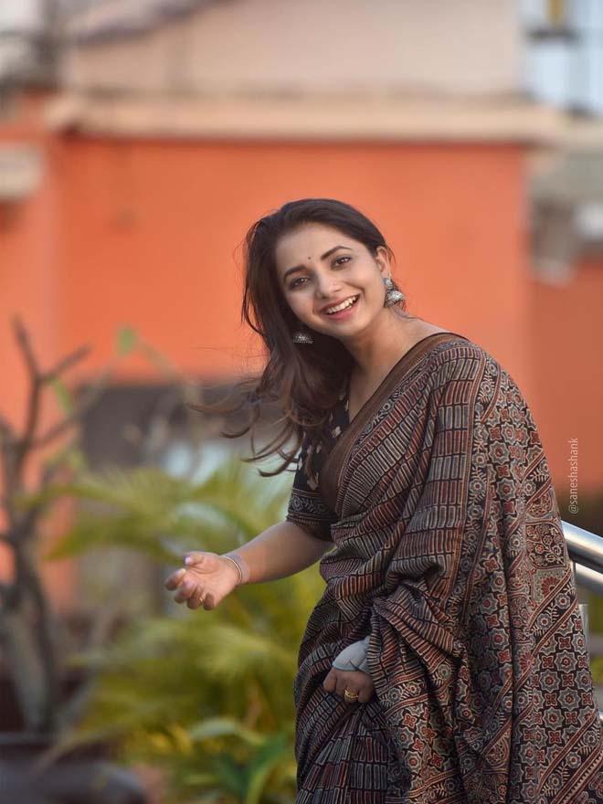 Charcoal Mangalgiri Saree - Eternity by Sakshi