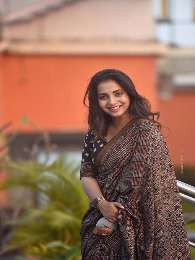 Charcoal Mangalgiri Saree - Eternity by Sakshi