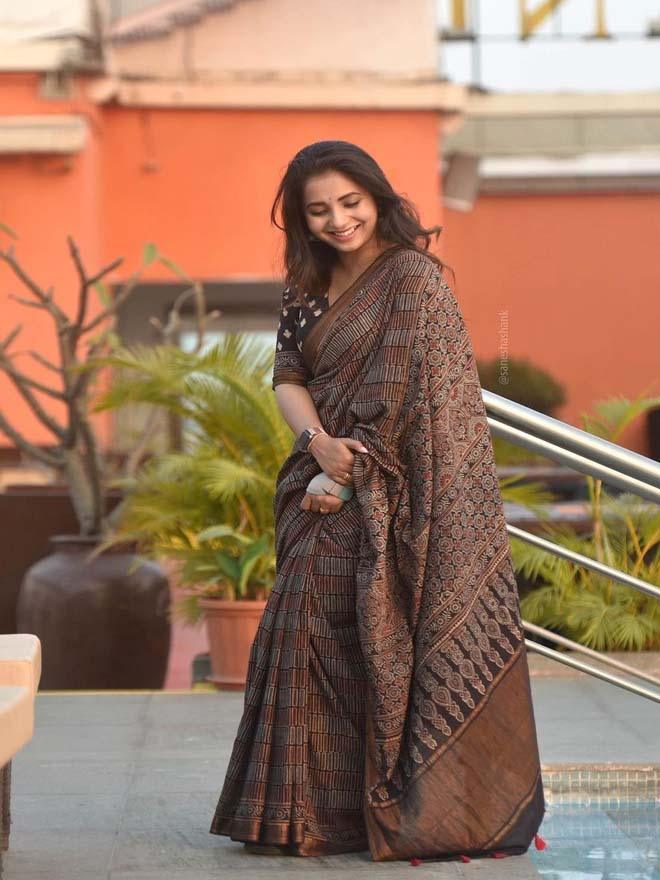 Charcoal Mangalgiri Saree - Eternity by Sakshi