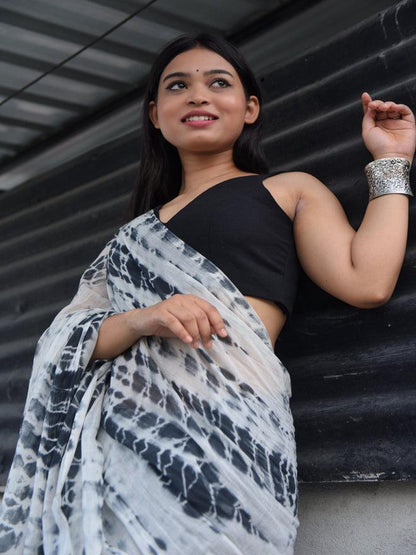 SAANJH SAREE + Gulmohar White Blouse Combo - Eternity by Sakshi