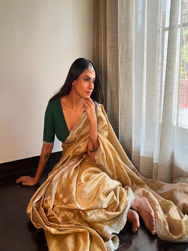 Turmeric Metallic Linen Saree - Eternity by Sakshi
